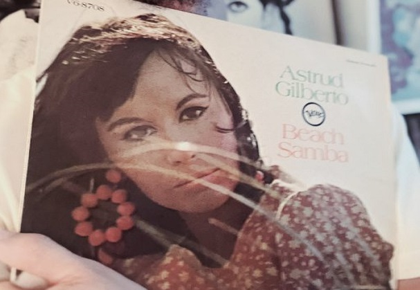 Muri Astrud Gilberto La Voz De Garota De Ipanema