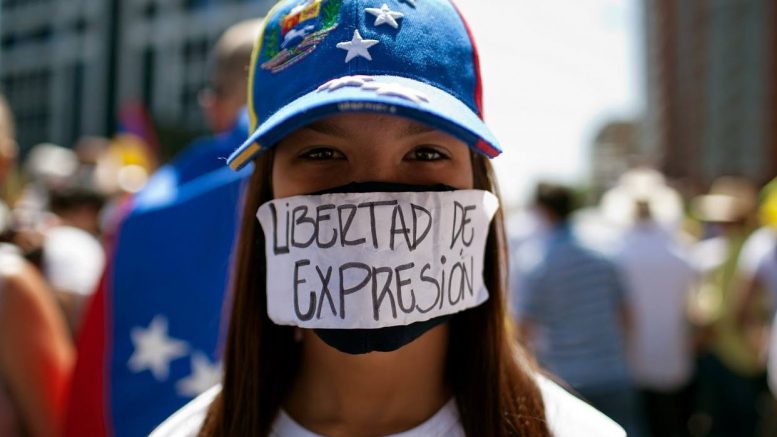 protesta a favor de la libertad de expresión