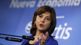 María Angela Holguín canciller