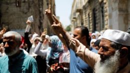 policía israelí prohibe paso a mayores de 50 años a ciudad vieja