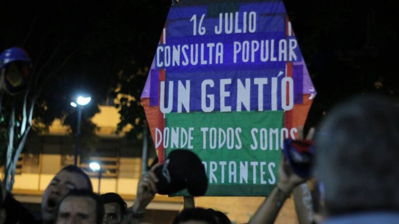 papagayo protesta