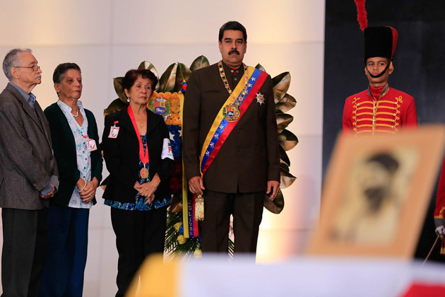 maduro acto en el panteón nacional