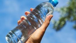 botella de agua potable