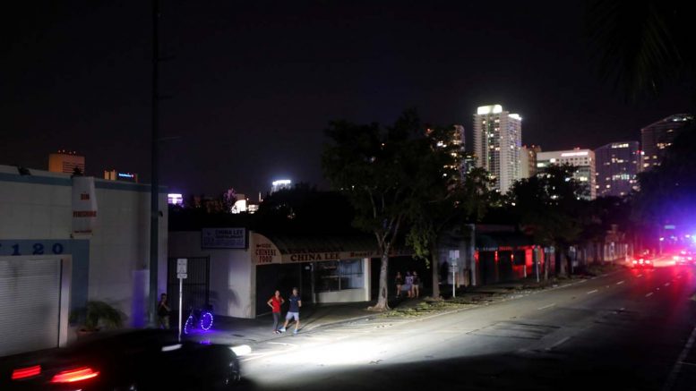 Florida sin luz al paso de Irma
