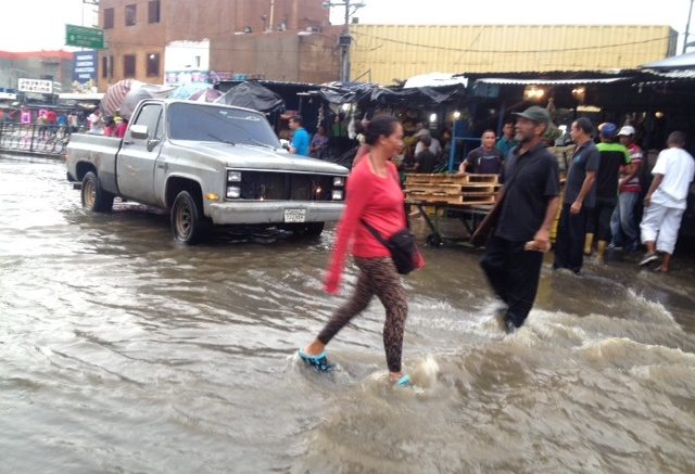 maracaibo lluvias causan estragos en la vialidad