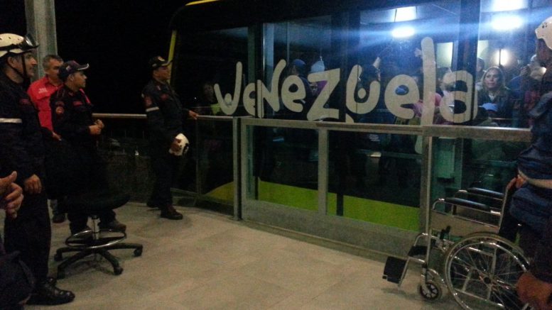 varados turistas por falla electrica en el teleferico