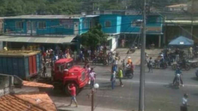 NOTICIA DE VENEZUELA  - Página 29 Camiones-saqueados-777x437