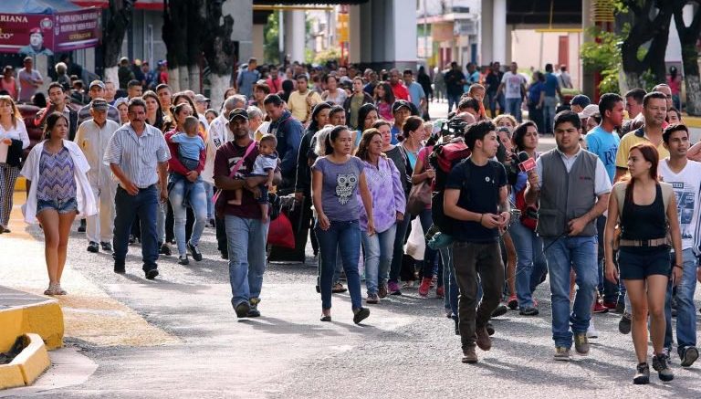 NOTICIA DE VENEZUELA  - Página 39 Ola-migratoria-venezolana-768x437