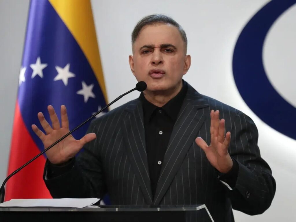 Venezuelan Public Ministry Returns Homes to Elderly Women After 20-Year Battle