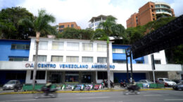 Fachada del Centro Venezolano Americano CVA Las Mercedes, Caracas