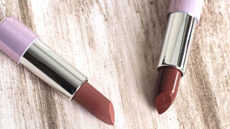 Cinco tonos labial pueden iluminar