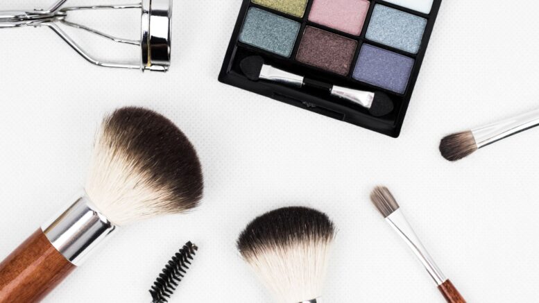 Lavar los pinceles maquillaje días