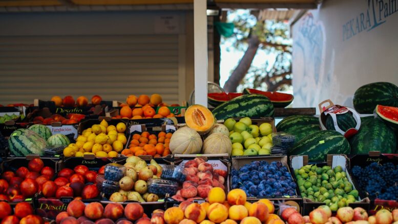Una fruta madura muy poco