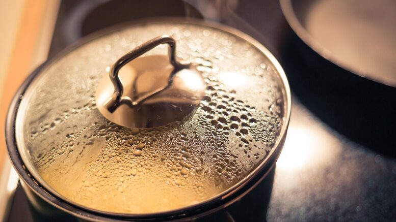 Una olla muy caliente obliga